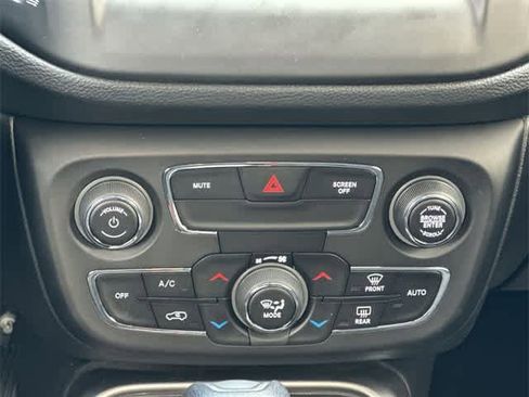 Used 2019 Jeep Compass Sport image 15