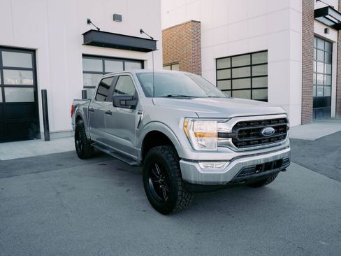 Used 2022 Ford F150 XLT image 4