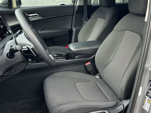 Used 2023 Kia Sportage LX image 13