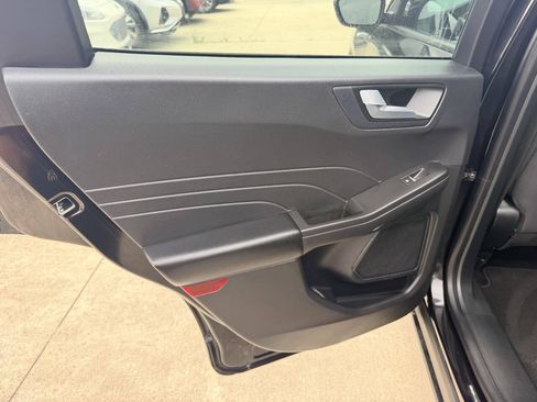 Used 2021 Ford Escape SE FWD image 14