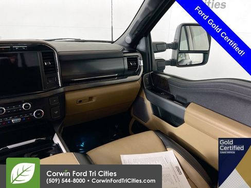 Used 2023 Ford F450 Lariat w/ FX4 Off-Road Package image 27