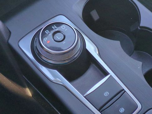 Used 2022 Ford Escape SE w/ SE Sport Appearance Package image 15