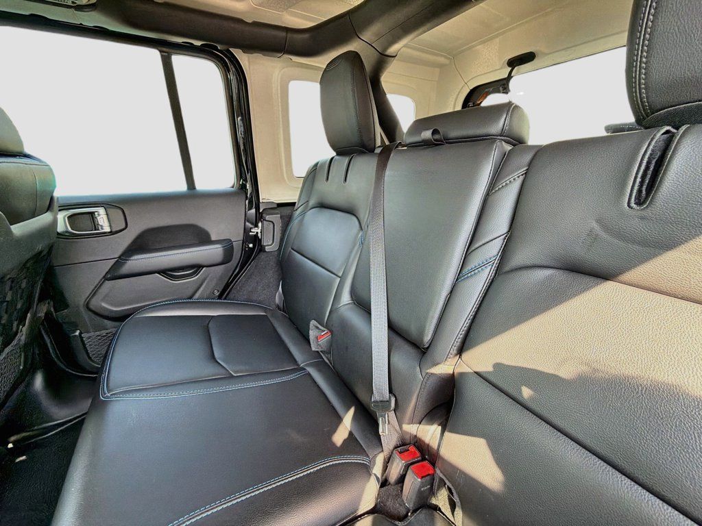 Used 2023 Jeep Wrangler Unlimited Rubicon 4xe w/ Cold Weather Group AWD/4WD image 13