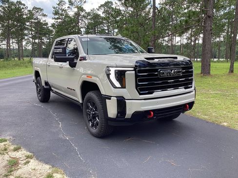 New 2026 GMC Sierra 2500 AT4 w/ AT4 Premium Plus Package AWD/4WD image 7