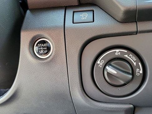 New 2025 Nissan Frontier PRO-4X image 15