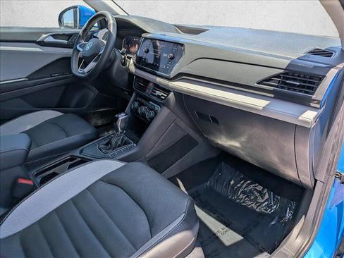 Used 2022 Volkswagen Taos SEL w/ Panoramic Sunroof Package FWD image 29