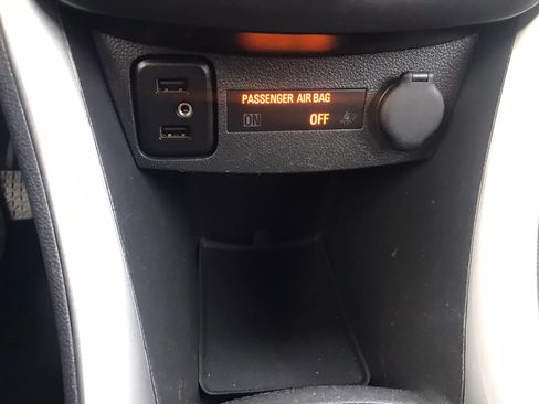 Used 2018 Chevrolet Trax LT w/ LT Convenience Package AWD/4WD image 26