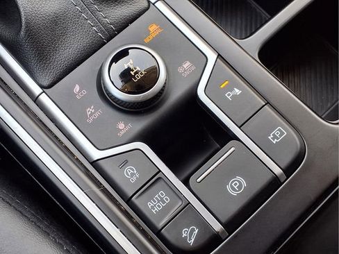 Used 2024 Kia Sorento S image 13