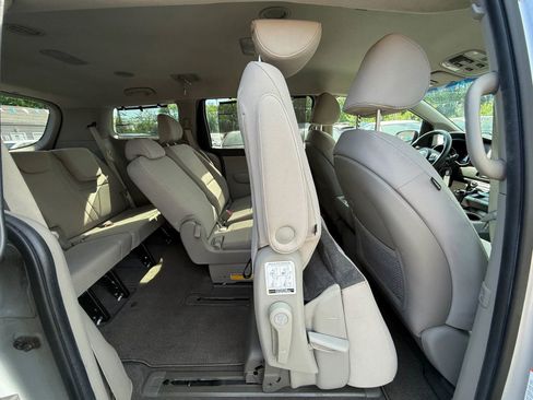 Used 2016 Kia Sedona LX w/ LX Convenience Package FWD image 50