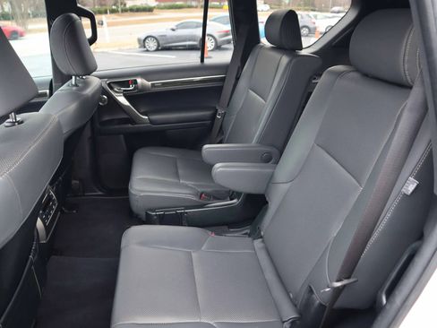 Used 2022 Lexus GX 460 Premium image 3