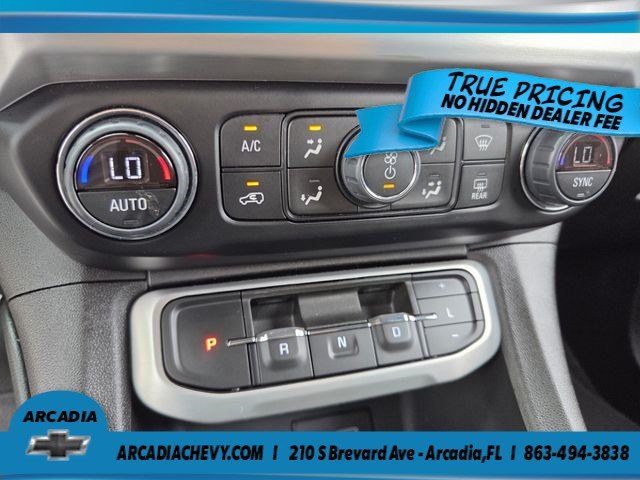 Used 2022 GMC Acadia SLE w/ Driver Convenience Package FWD image 28