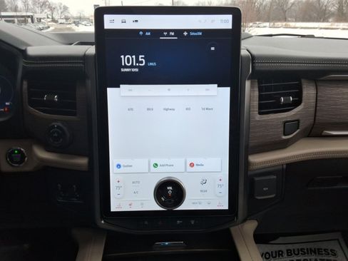 Used 2024 Ford Expedition Limited image 15