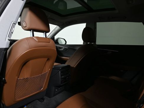 Used 2022 Audi Q8 Premium Plus AWD/4WD image 7
