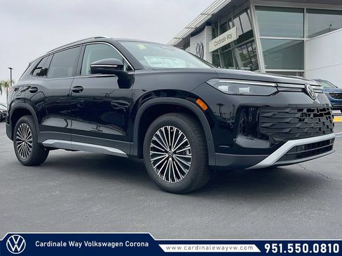 Certified 2025 Volkswagen Tiguan S FWD image 1