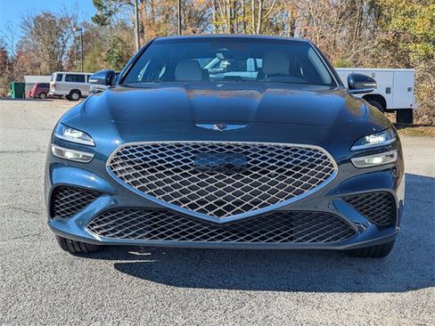 Used 2025 Genesis G70 2.5T image 8
