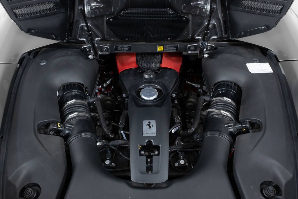 Used 2022 Ferrari F8 Tributo RWD image 20