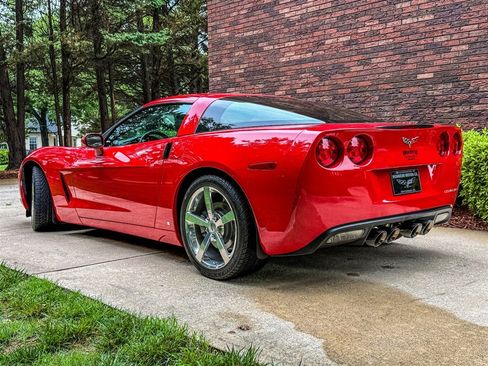 Used 2008 Chevrolet Corvette Coupe w/ Preferred Equipment Group RWD image 4