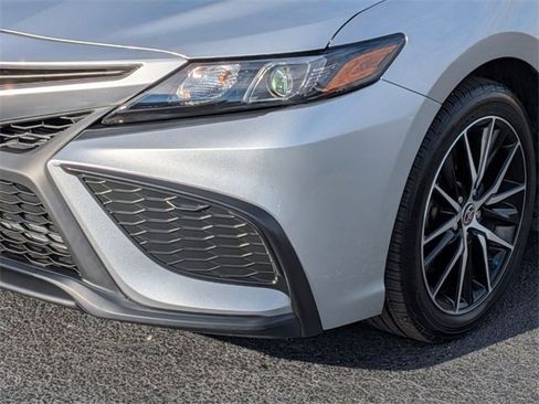 Used 2024 Toyota Camry SE w/ Convenience Package image 9