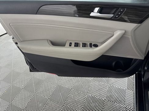 Used 2016 Hyundai Sonata Limited image 10
