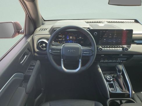 Used 2024 Chevrolet Colorado Z71 w/ Z71 Convenience Package 2 image 23