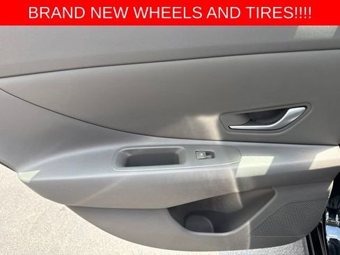 Used 2023 Hyundai Elantra SEL w/ Convenience Package FWD image 22