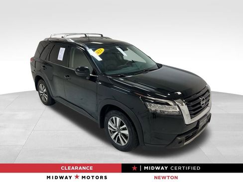 Used 2023 Nissan Pathfinder SL AWD/4WD image 1