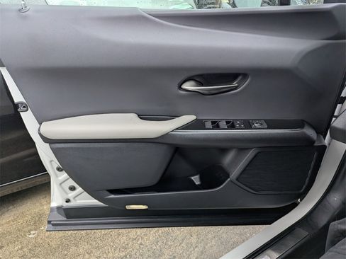 Used 2021 Lexus UX 200 w/ Premium Package image 30