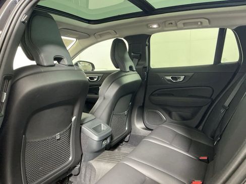 Used 2024 Volvo V60 B5 Cross Country Plus image 28