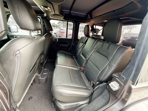 Used 2022 Jeep Wrangler Unlimited Sahara image 27