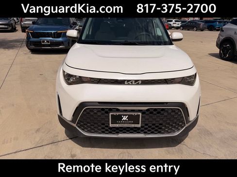 Certified 2025 Kia Soul LX w/ LX Technology Package FWD image 7