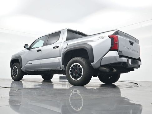 Used 2024 Toyota Tacoma TRD Off-Road image 30