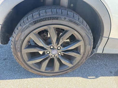 Used 2018 Ford Escape SE w/ SE Sport Appearance Package image 6