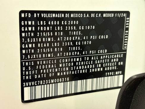 Certified 2025 Volkswagen Taos SE AWD/4WD image 32