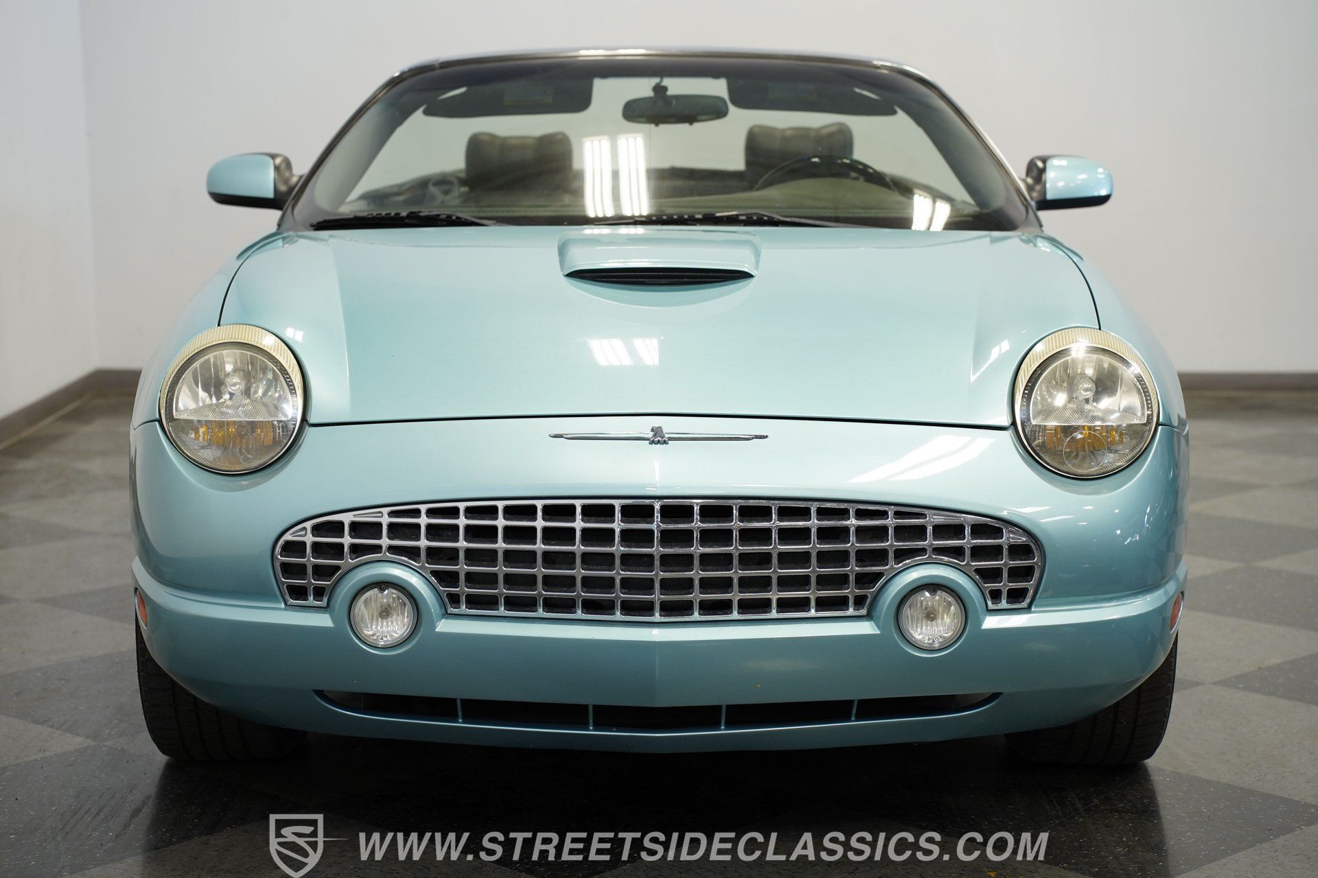 Used 2002 Ford Thunderbird RWD image 18
