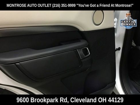 Used 2024 Land Rover Discovery Metropolitan Edition image 25