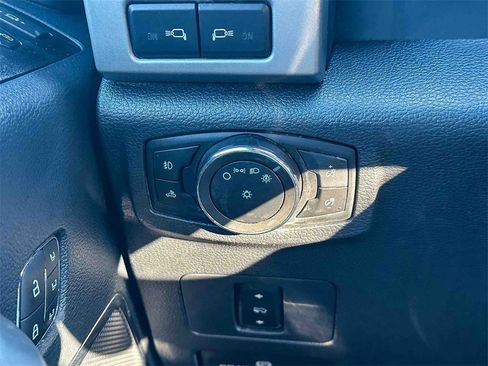 Used 2022 Ford F250 Lariat w/ Chrome Package image 35