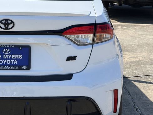 Used 2025 Toyota Corolla SE FWD image 9