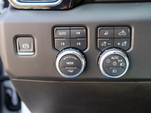 Used 2024 GMC Sierra 2500 Denali w/ Technology Package image 20