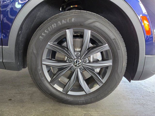 Used 2023 Volkswagen Tiguan SE FWD image 21