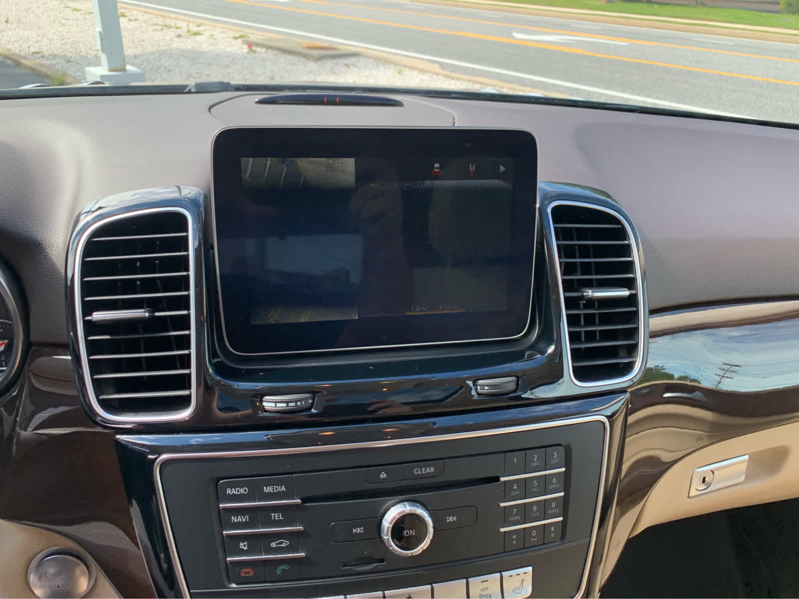 Used 2018 Mercedes-Benz GLE 350 4MATIC image 16