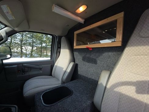 Used 2018 Chevrolet Express 2500 w/ Driver Convenience Package image 12