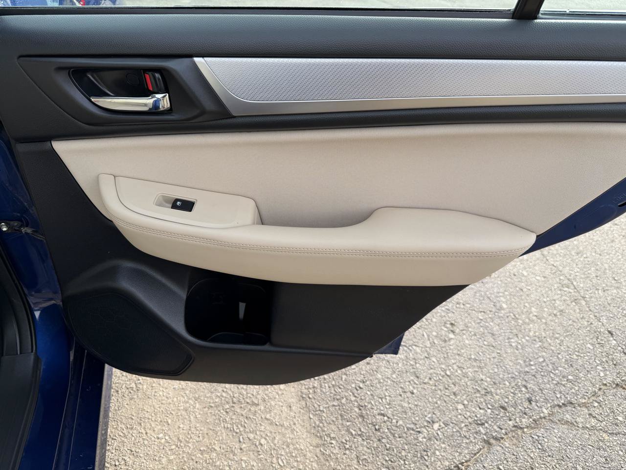 Used 2016 Subaru Legacy 2.5i Premium AWD/4WD image 16