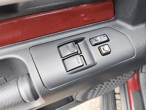 Used 2008 Toyota FJ Cruiser 2WD w/ Upgrade Pkg 1 image 8