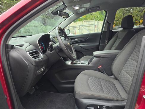 Used 2020 Chevrolet Equinox LT image 8