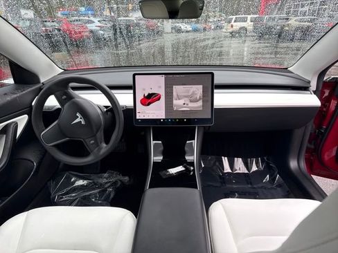 Used 2018 Tesla Model 3 Long Range image 11