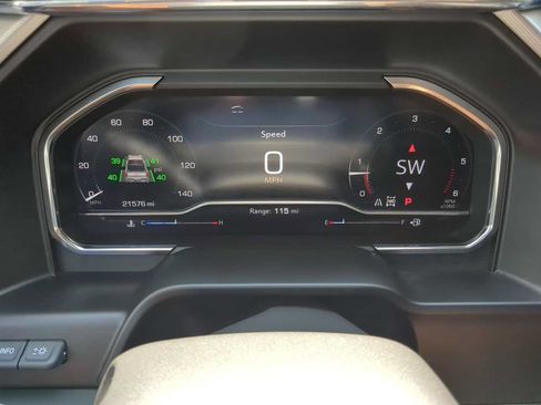 Used 2025 GMC Sierra 1500 Denali w/ Denali Reserve Package AWD/4WD image 18