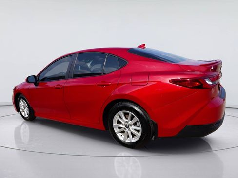 Used 2025 Toyota Camry LE w/ Convenience Package FWD image 4