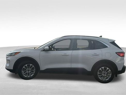 Used 2020 Ford Escape SE image 4