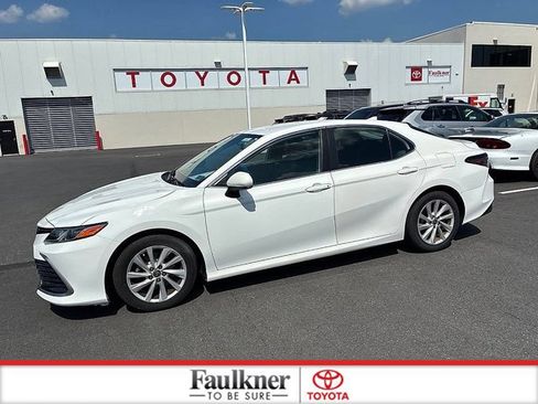 Used 2022 Toyota Camry LE FWD image 15