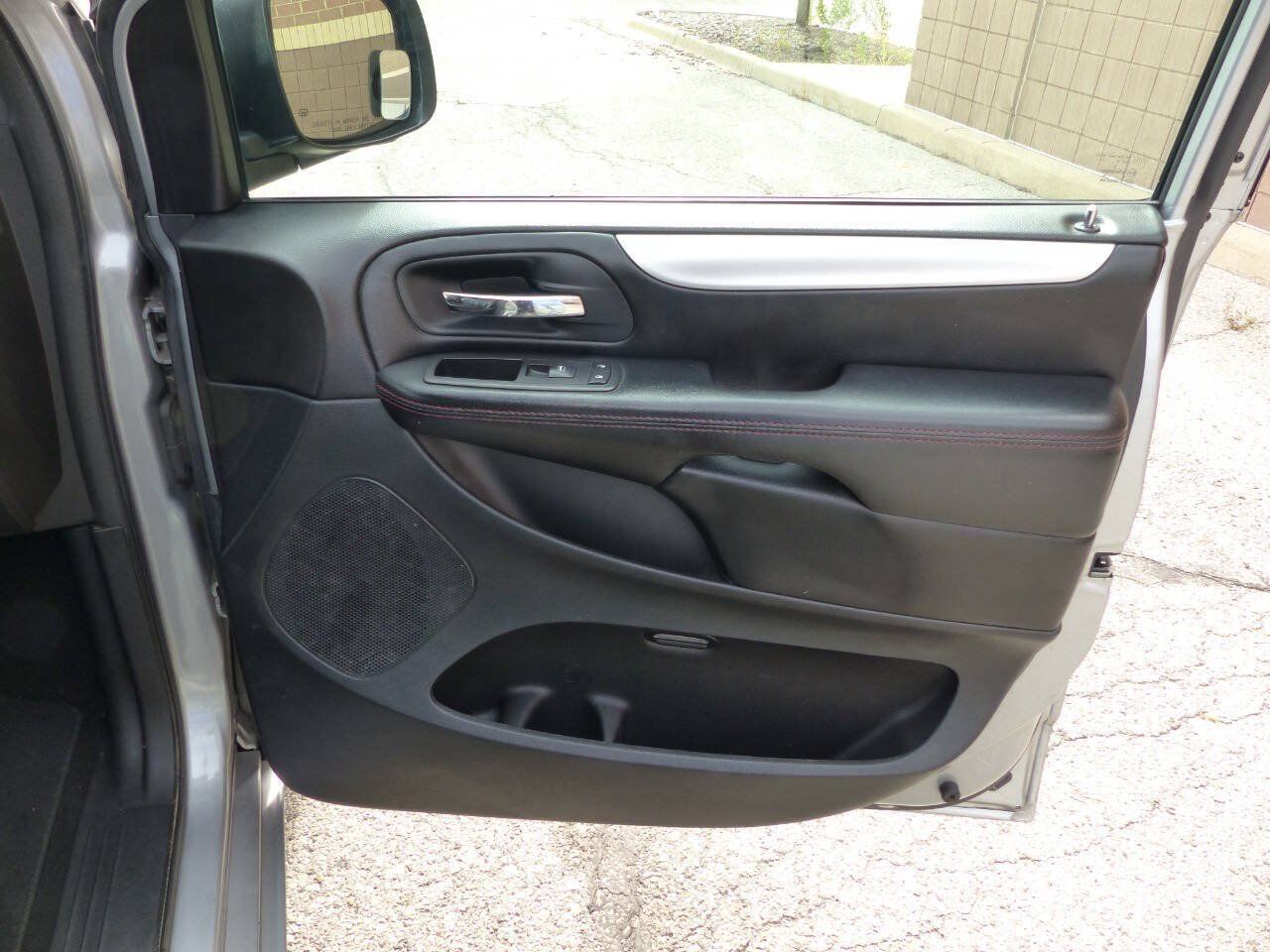 Used 2019 Dodge Grand Caravan GT FWD image 50